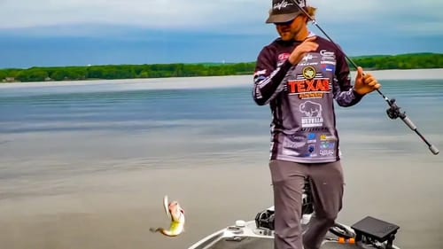 DON'T Put That JERKBAIT DOWN!!! Bass Fishing Secret Tips