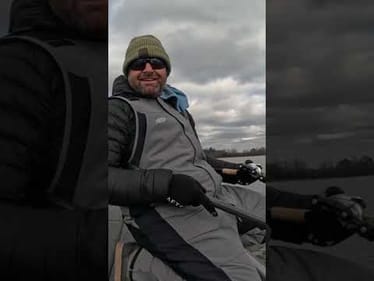 👀 9 lb Winter Bass!! 🤯