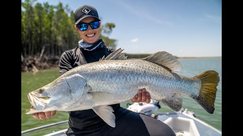 THE GIRLS CATCHING BIG BARRAMUNDI - CAST MAG "GOALS" EPISODE 10
