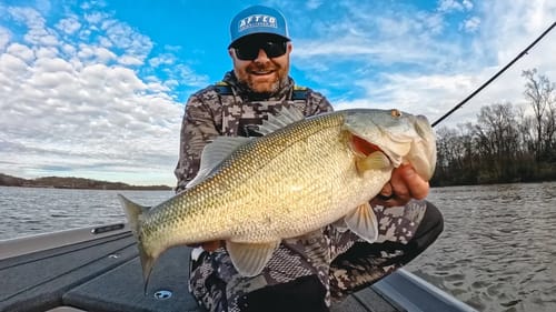 Cold Muddy Water Fishing Tips! (On The Water)