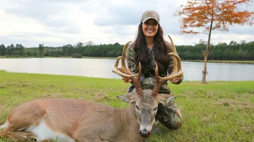 Her First Bow Hunt!! (Bama Buck)