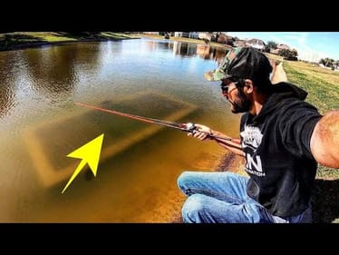 INCREDIBLE FISHING in CRAZY URBAN POND!!