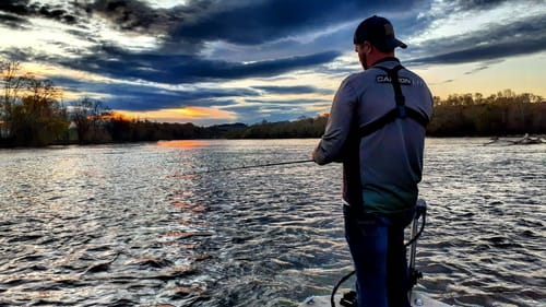 CRANKING FOR SMALLIES IN SHALLOW SKINNY WATER