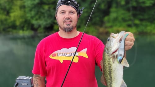 THIS LAKE IS BEAUTIFUL!!  ||FIRST BASS ON A GLIDE BAIT||