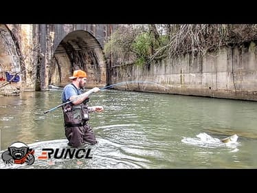 THIS PLACE IS AWESOME!!!  WADING A CREEK FOR SMALLMOUTH BASS [RUNCL WADERS]