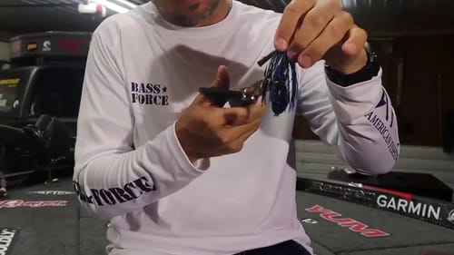 Tackle Tip Tuesday — Trimming up a jig ✂️ ✂️ #booyahbaits #yumbaits