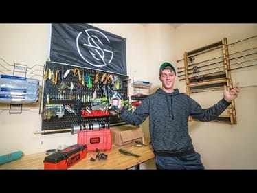 Building My Custom DREAM ROOM! -- (Ultimate Fishing Man Cave)