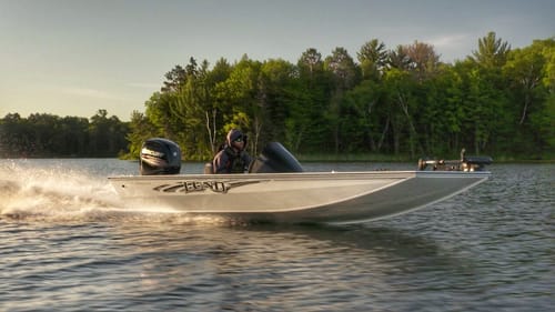 Lund Introduces 2017 Renegade Series Bass Boat (Mod V Hull)