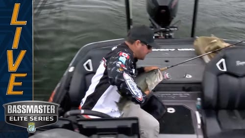 Cory Johnston with a big start on Day 3 at St. Johns River