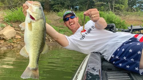 Fishing with MONDO WORM in Deep Water - BIG BASS!