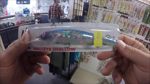 Fishing in the Freezing Cold Rain for that? ||SKUNKED|| Quick Trip to C & C Bait Shop