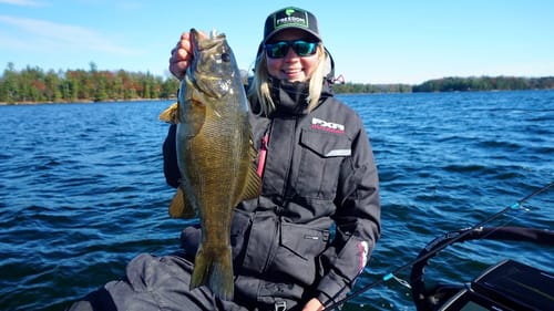 Smashing Fall Smallmouth on one of my FAVOURITE Techniques!!