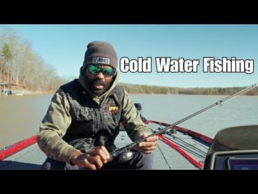 winter bass fishing - 3 MOST COMMON MYTHS + (key areas and best lures)