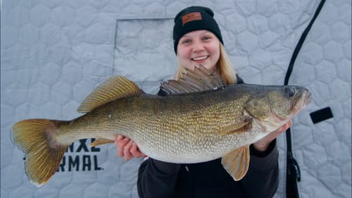 Walleye Fishing Southern Ontario - We Got a GIANT!!